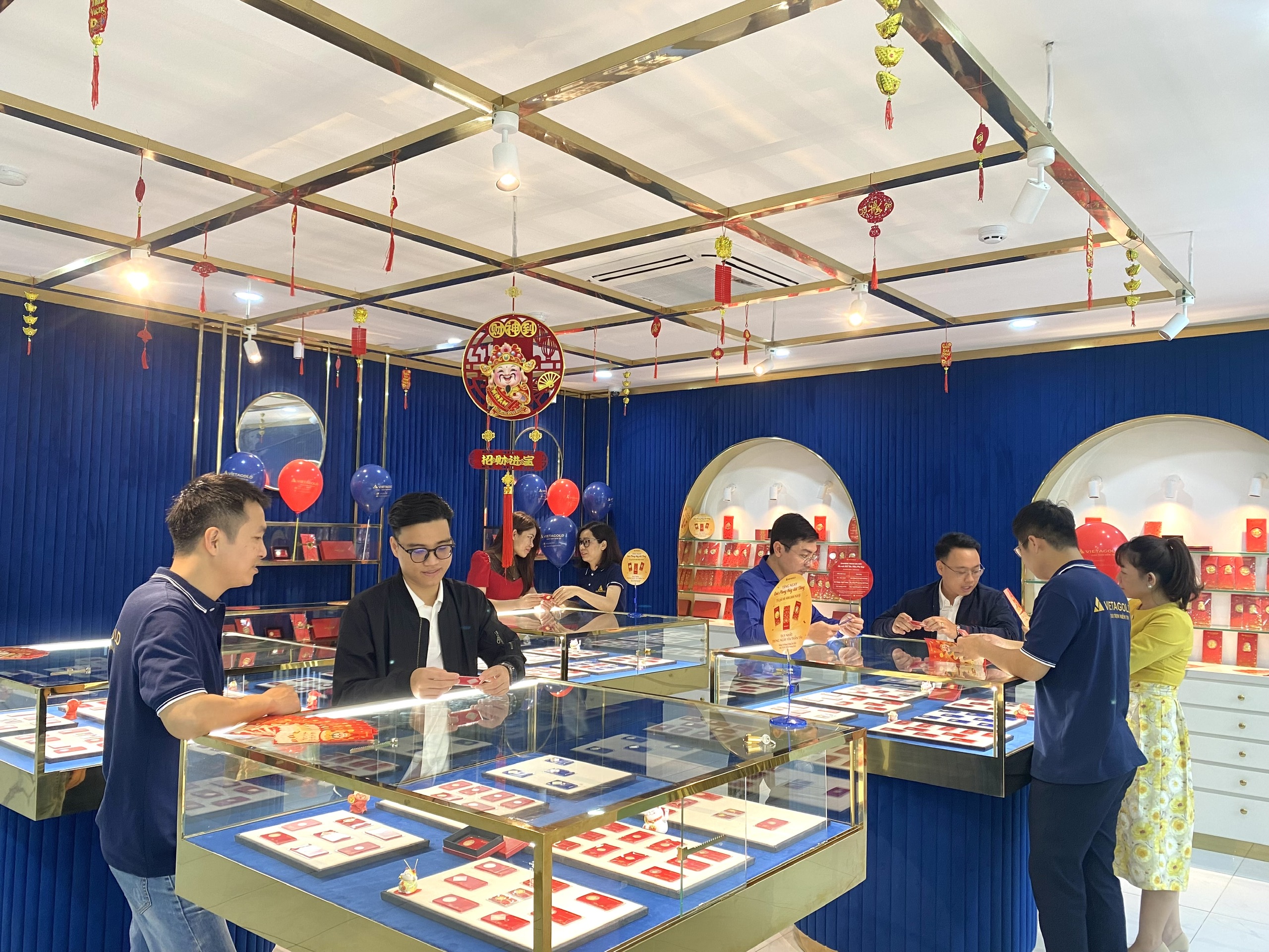 khai truong vietagold my dinh 2