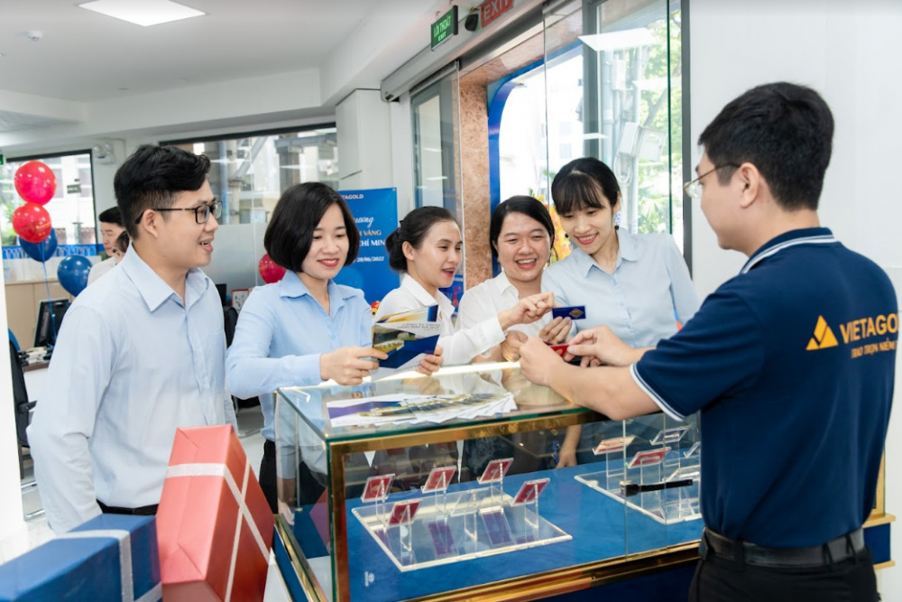 THỊ TRƯỜNG VÀNG: SỰ GIA NHẬP CUỘC CHƠI CỦA "TAY MỚI" 5 vietgold 13